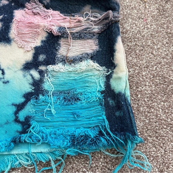 Levi’s 505 Denim Cutoffs Bleach Dye Purple Blue Shorts Size 32 Vintage Upcycled - Picture 6 of 14